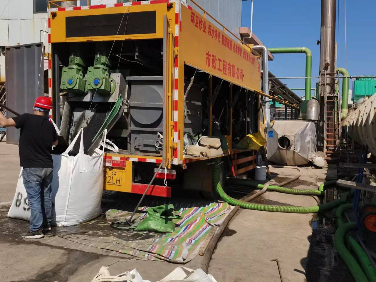 诏安淤泥压干处理